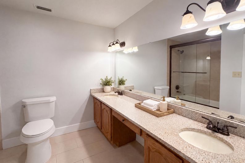 Photo 11 of 19 of 13324 Pandora Cir, Dallas, TX