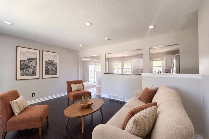Photo 12 of 21 of 3809 S Drumm Ave, Independence, MO