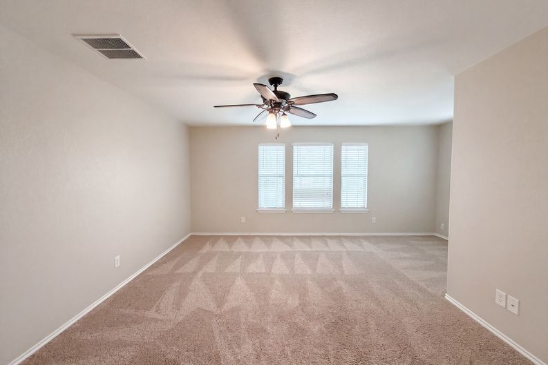 Photo 4 of 19 of 5733 Ty Lindstrom, Schertz, TX