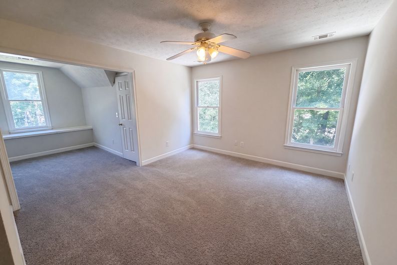 Photo 13 of 25 of 1990 Eagle Ridge Dr SW, Conyers, GA