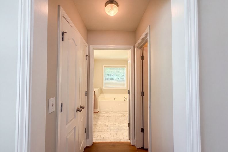 Photo 8 of 32 of 4468 Karron Dr, Powder Springs, GA
