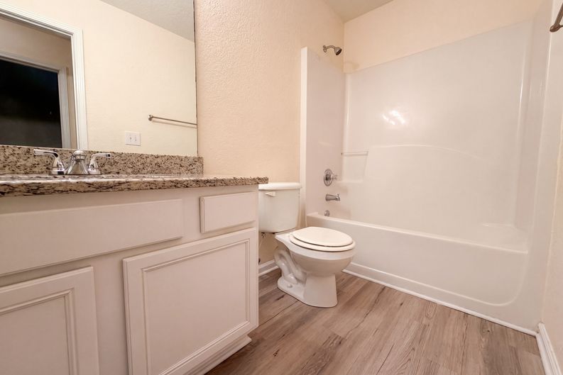Photo 13 of 18 of 5080 Windsor Forrest Ln, Atlanta, GA