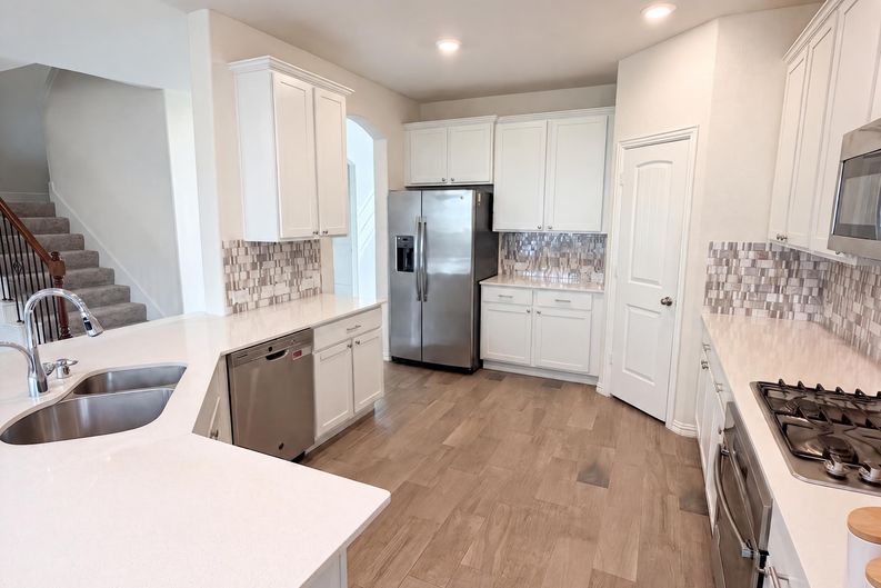 Photo 10 of 27 of 1421 Prairie Lake Ct, Carrollton, TX