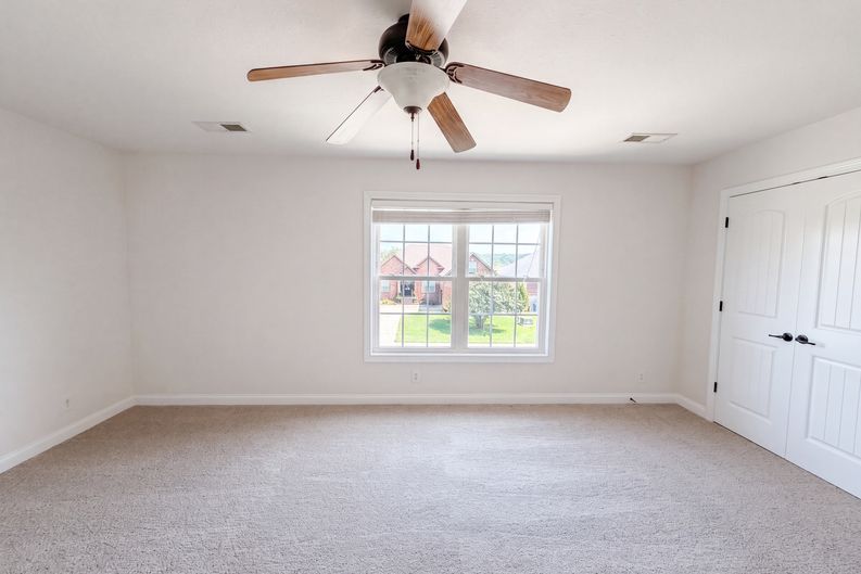 Photo 15 of 27 of 1733 Apache Way, Clarksville, TN