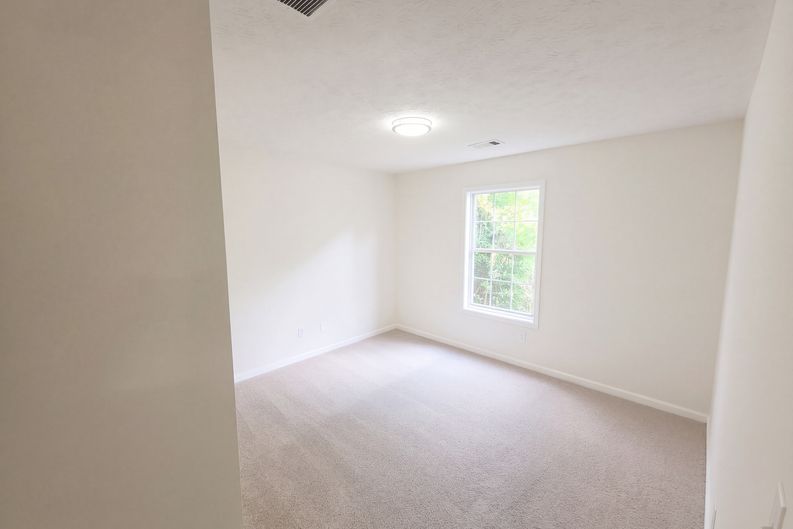 Photo 6 of 46 of 3205 Summit Place Dr, Loganville, GA
