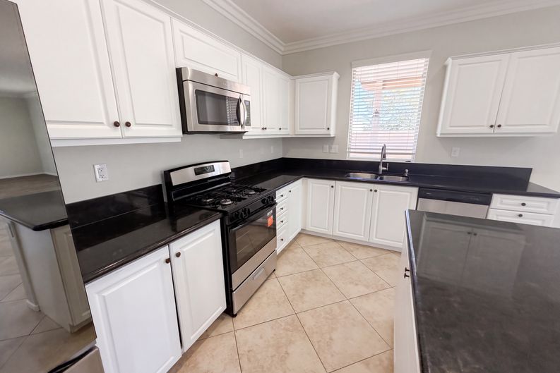 Photo 11 of 41 of 29495 Glenhurst Cir, Menifee, CA