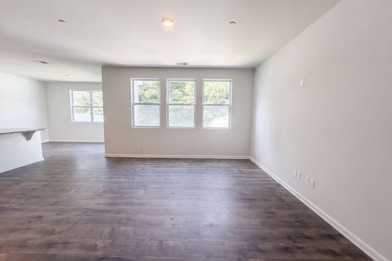 Photo 6 of 20 of 620 Spangler Ln, Ashland City, TN