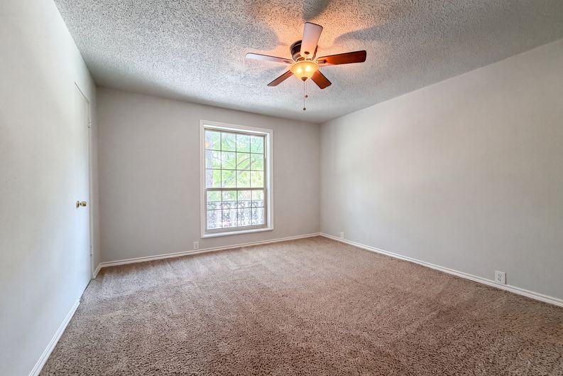 Photo 8 of 18 of 2503 McCue Rd, Houston, TX