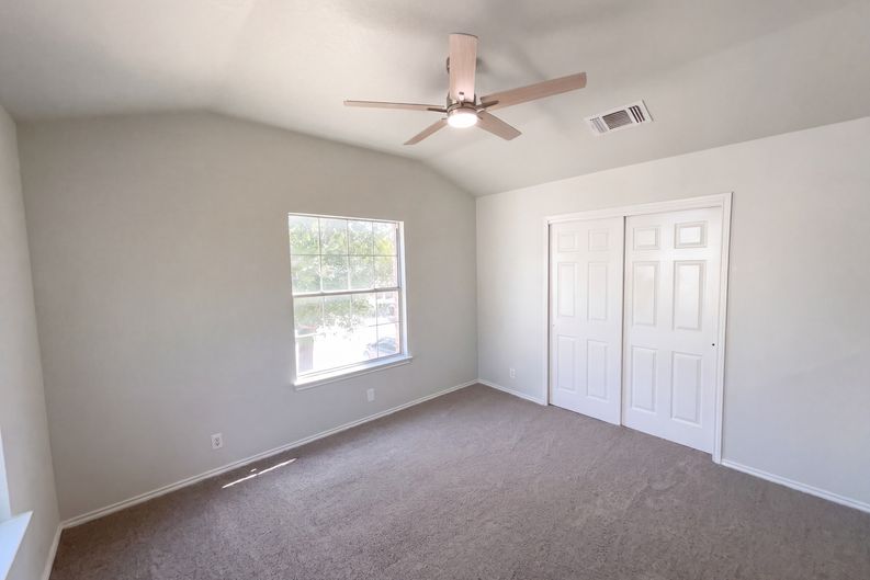 Photo 7 of 24 of 10155 Cedarcliff, San Antonio, TX