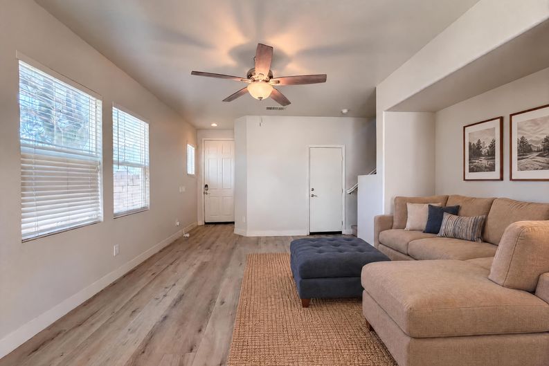 Photo 6 of 24 of 29206 Rio Lobo Way, Valencia, CA
