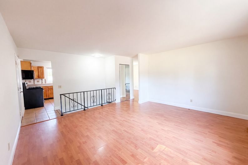 Photo 9 of 27 of 12132 Jerries Ln, Florissant, MO