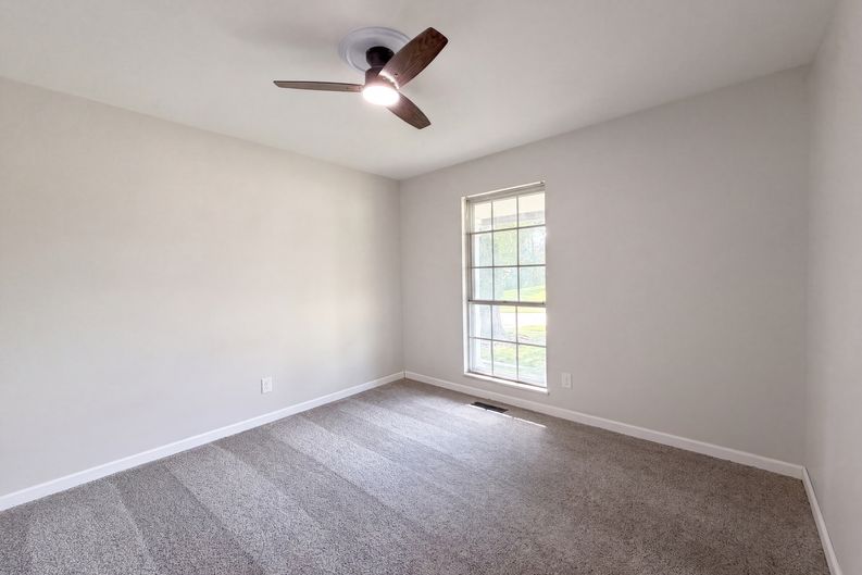 Photo 14 of 21 of 4358 Rhine Dr, Florissant, MO