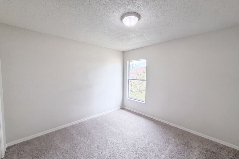 Photo 11 of 19 of 1038 Highland Crest Cir, Lake Wales, FL