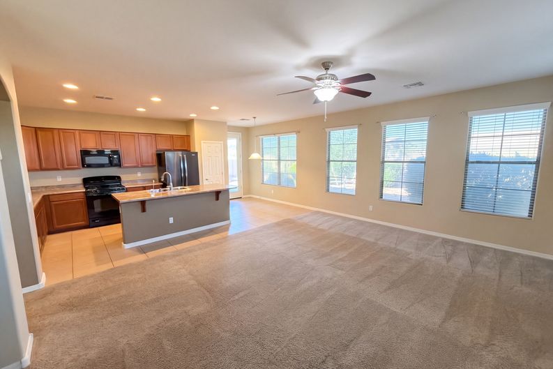 Photo 18 of 40 of 1898 S 160th Ln, Goodyear, AZ