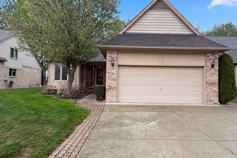 Photo 21 of 24 of 52186 Jacqueline Ct, Macomb, MI