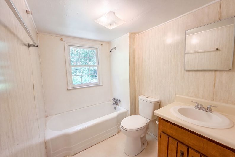 Photo 11 of 20 of 372 Oliver St, Spartanburg, SC