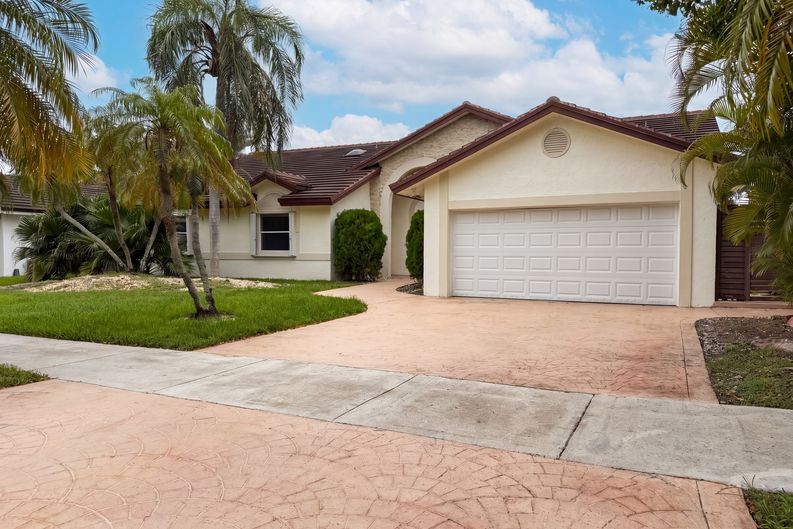 Photo 21 of 25 of 16571 SW 145th Ave, Miami, FL
