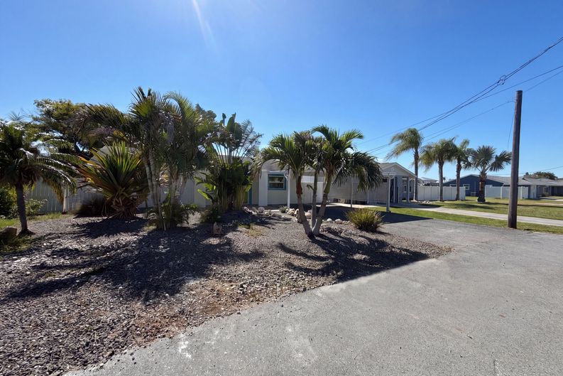 Photo 22 of 30 of 13638 Evelane Dr, Hudson, FL