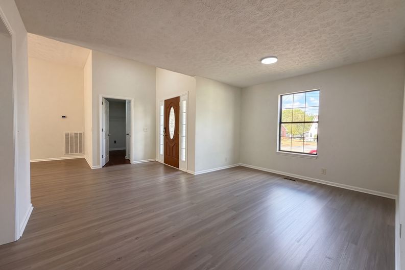 Photo 6 of 15 of 3441 Bridgeton Cv, Antioch, TN