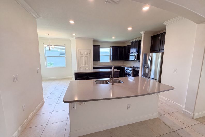 Photo 13 of 32 of 6435 Monserrat Dr, Vero Beach, FL