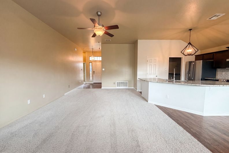 Photo 7 of 16 of 1023 Roanoke Dr, Temple, TX