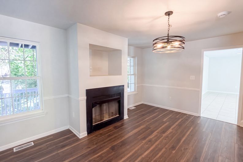 Photo 3 of 23 of 6226 Dumont Ln, Charlotte, NC