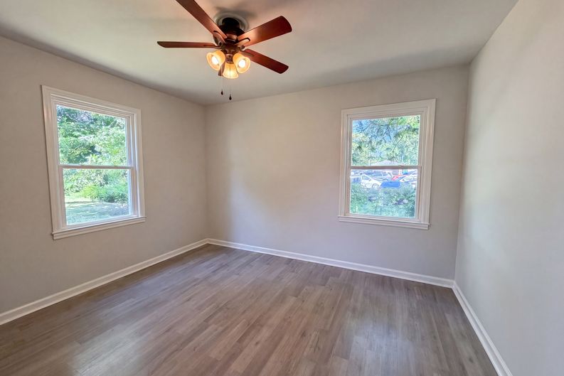 Photo 12 of 19 of 1036 E Commerce St, Lewisburg, TN