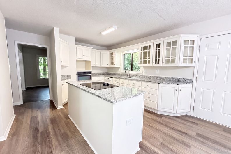 Photo 6 of 26 of 7210 Apple Creek Dr, Mint Hill, NC