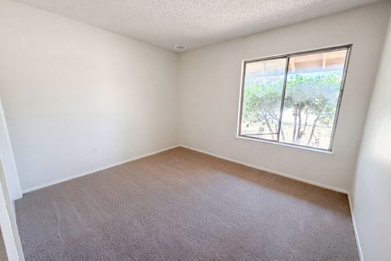Photo 12 of 20 of 5947 Arden Ave, Highland, CA