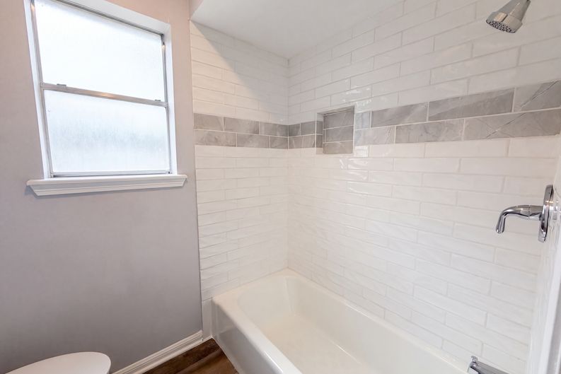 Photo 15 of 20 of 10327 Sweetwood Dr, Houston, TX