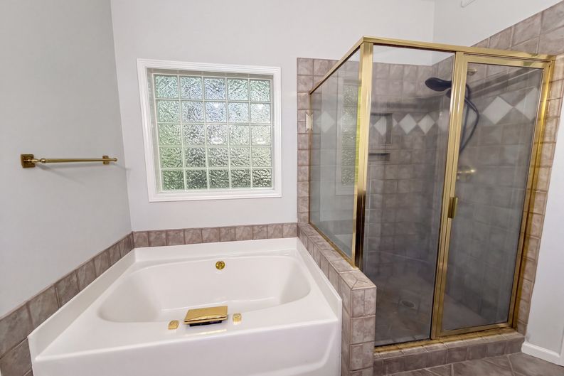 Photo 13 of 19 of 143 Laurel Ridge Ct, Gastonia, NC