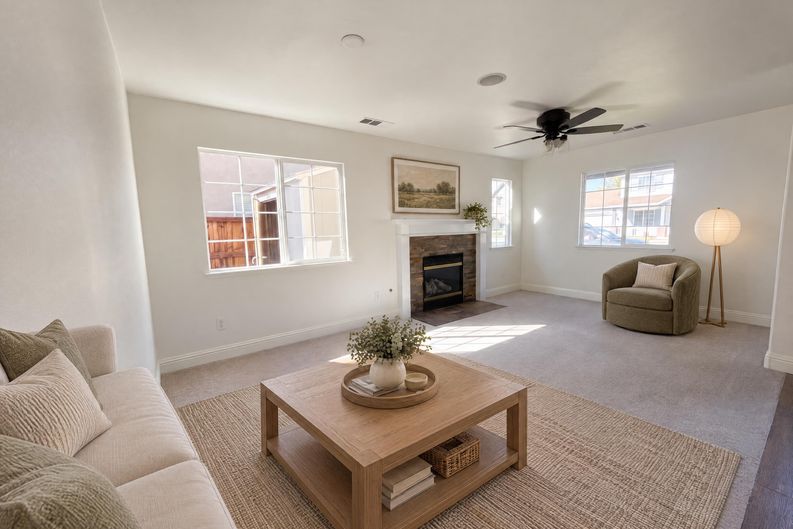 Photo 3 of 21 of 2520 Meadowgate Dr, Riverbank, CA