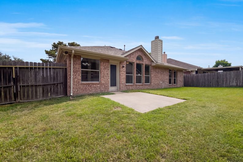 Photo 5 of 19 of 3419 Foursome Ln, Sugar Land, TX