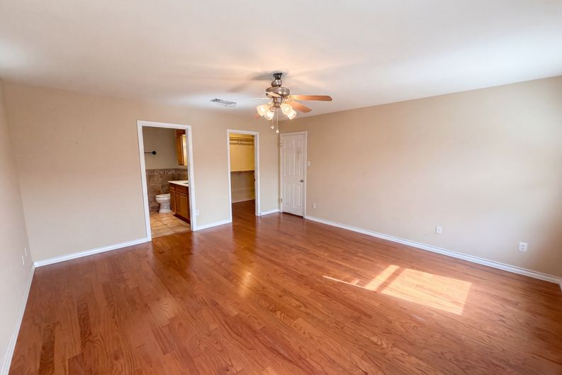 Photo 4 of 16 of 507 Decker Dr, Hutto, TX