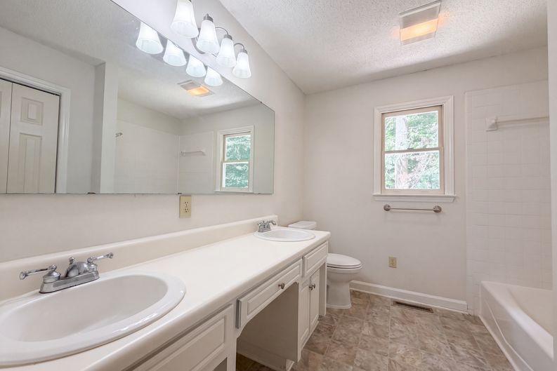 Photo 9 of 48 of 335 Dill Cir, Landrum, SC