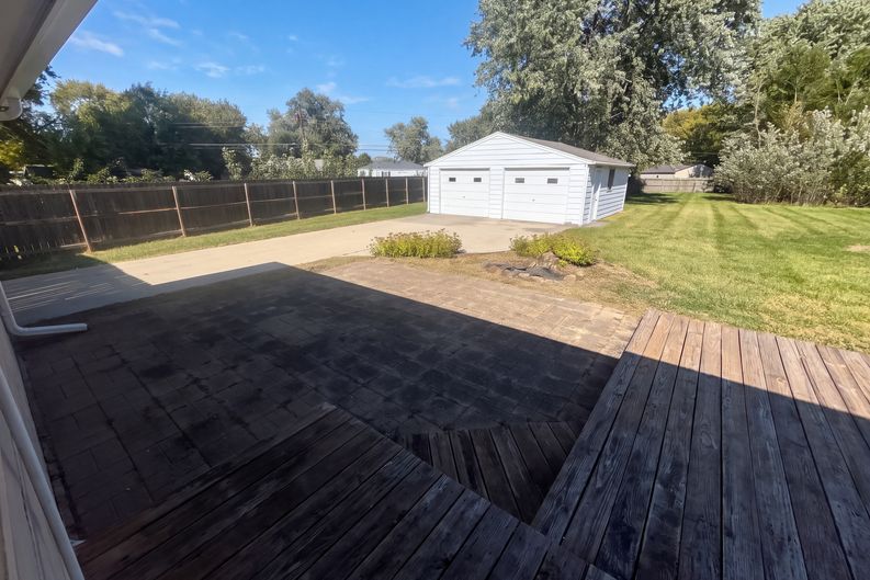 Photo 18 of 20 of 2804 N Cowing Park Ln, Muncie, IN