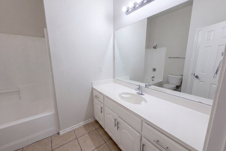 Photo 16 of 21 of 8526 Vista Grande Dr, Dallas, TX