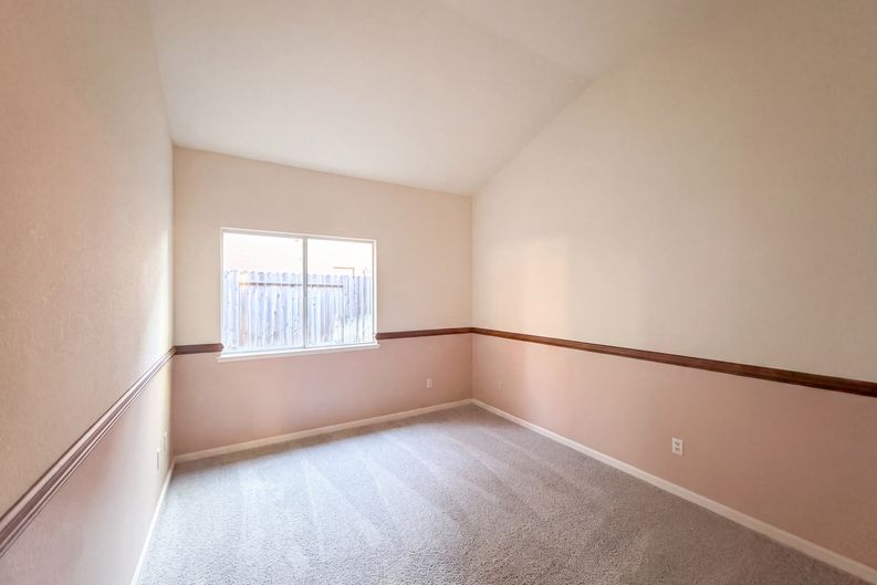 Photo 9 of 44 of 5344 Swindon Rd, Rocklin, CA