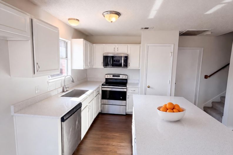 Photo 6 of 24 of 441 Longshore Dr, Little Elm, TX