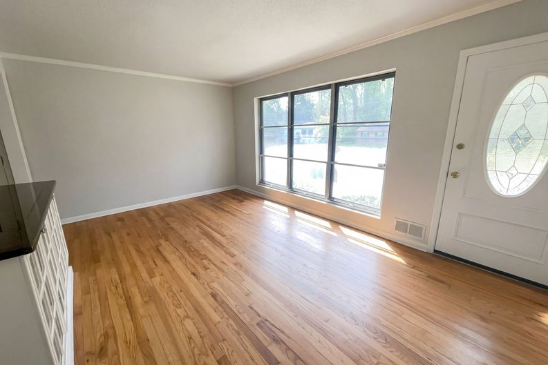 Photo 3 of 19 of 2855 Jerome Rd, Atlanta, GA