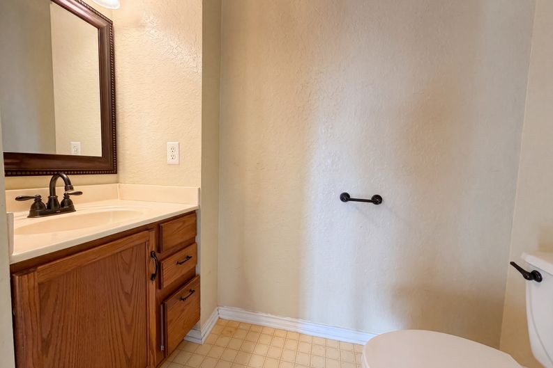 Photo 14 of 19 of 121 Springtree Fld, Cibolo, TX