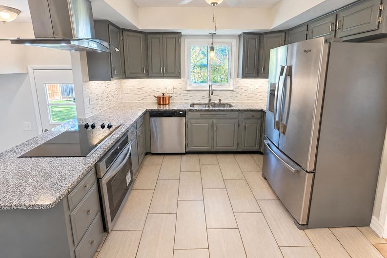Photo 3 of 25 of 4720 McBane Ct, Columbus, OH