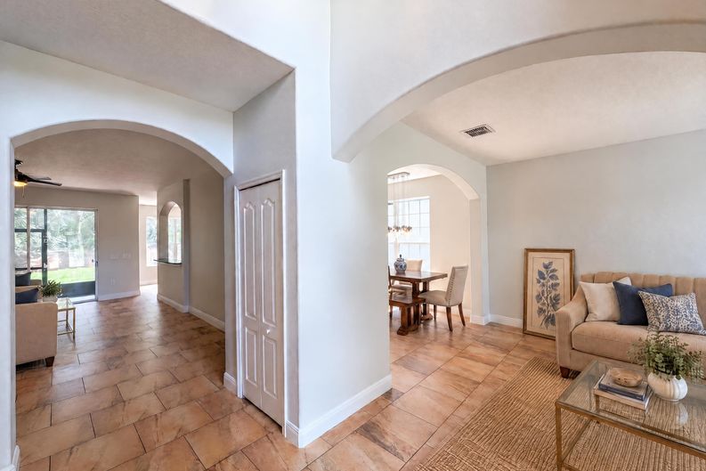 Photo 6 of 39 of 12706 Grovehurst Ave, Winter Garden, FL