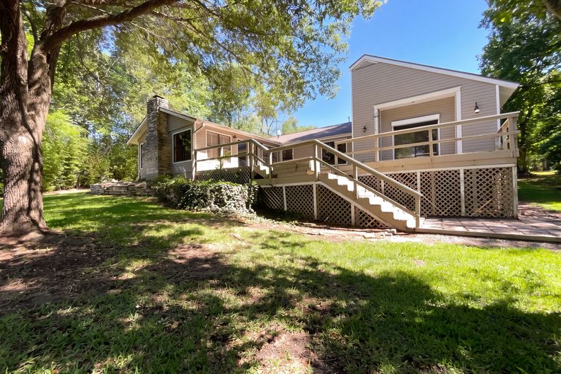 Photo 5 of 19 of 241 Greenbriar Dr, Livingston, TX