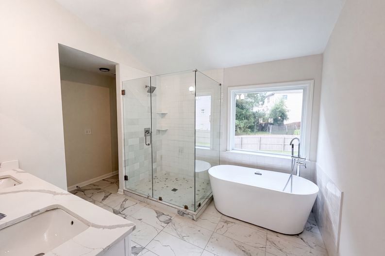 Photo 9 of 23 of 3718 Park Hill Cir, Loganville, GA