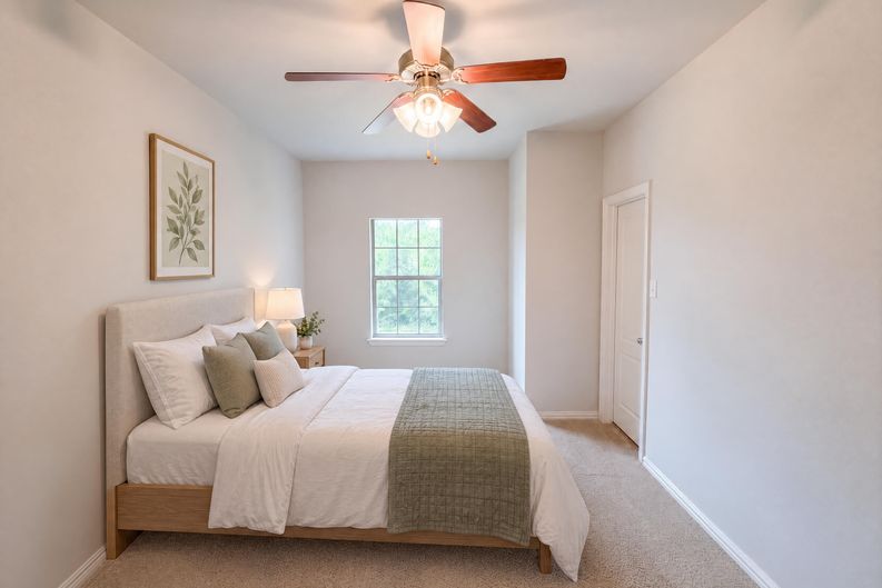 Photo 8 of 18 of 1501 Martin Creek Dr, Little Elm, TX