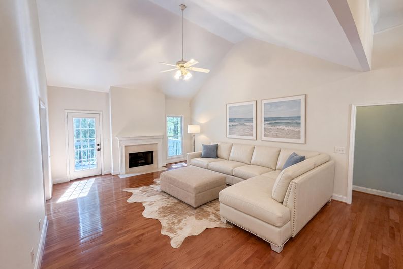 Photo 3 of 20 of 940 Cider Ridge Ct, Clarkesville, GA