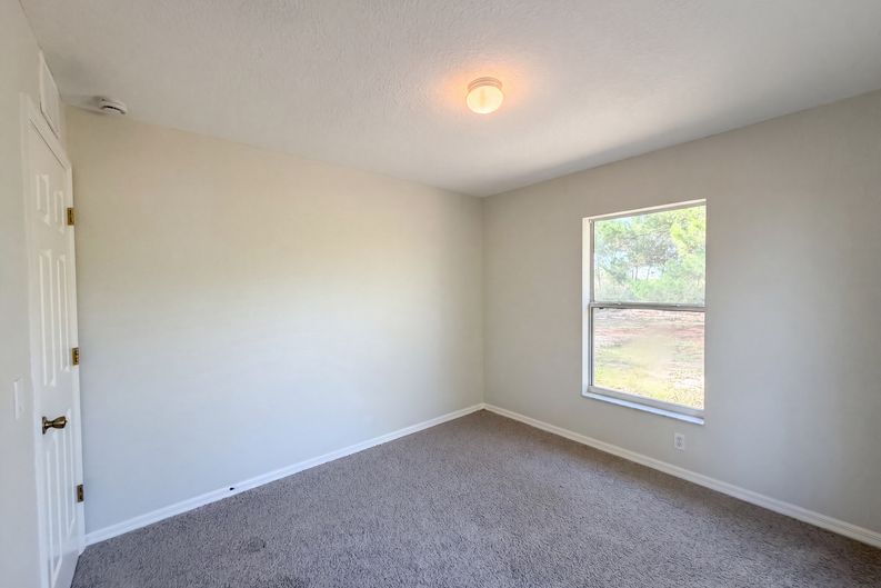 Photo 15 of 25 of 17956 SW 25th Avenue Rd, Ocala, FL