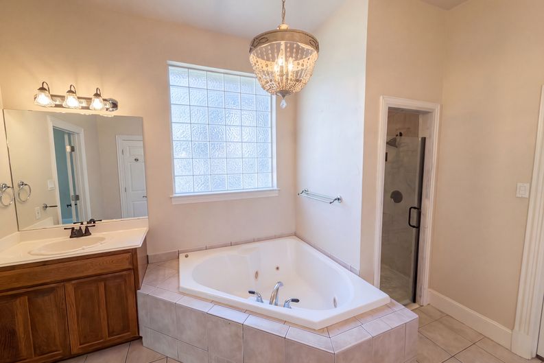 Photo 11 of 29 of 9313 Dosier Cv W, Fort Worth, TX