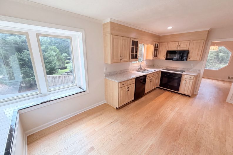 Photo 7 of 40 of 3962 Spalding Holw, Peachtree Corners, GA